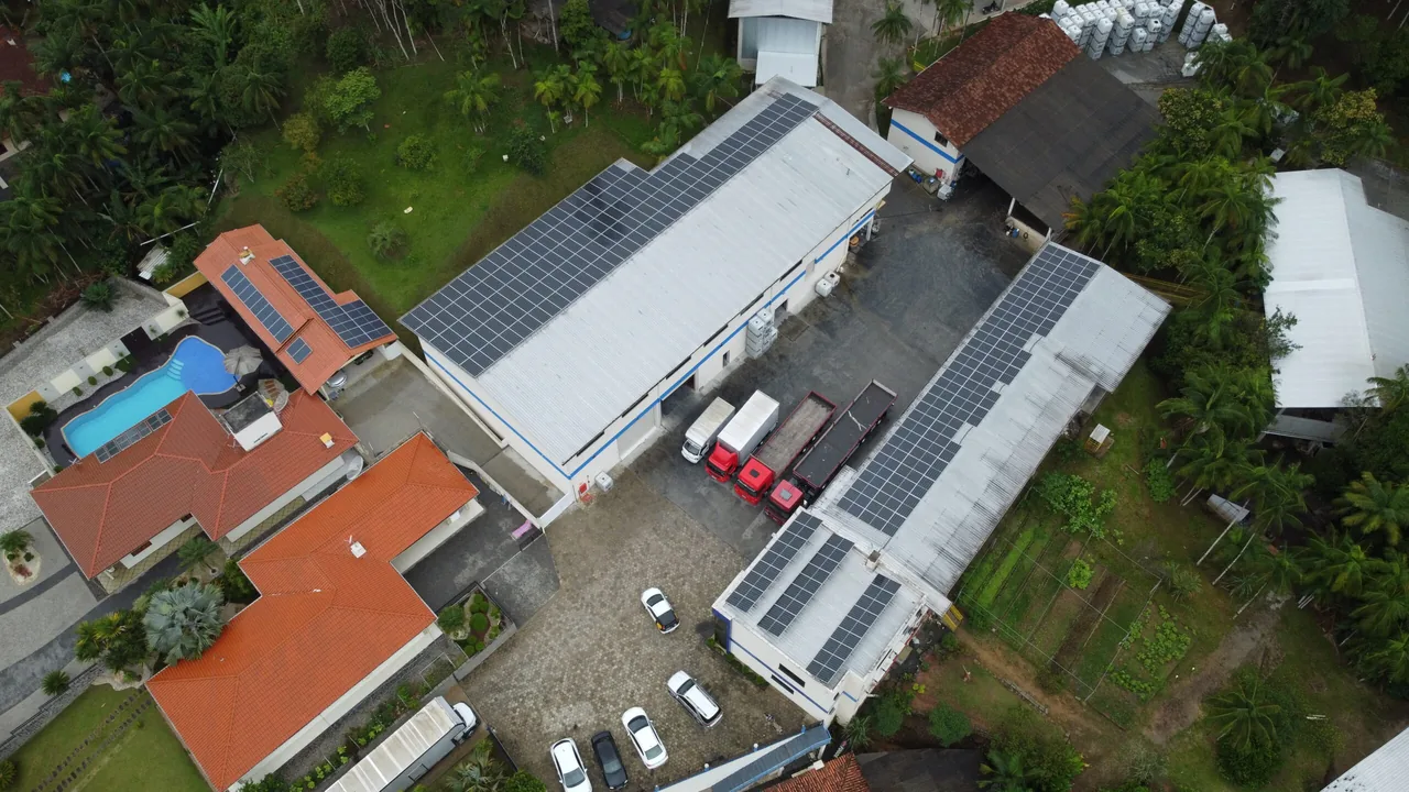 Vista aérea da fábrica Mastercol — foto 1